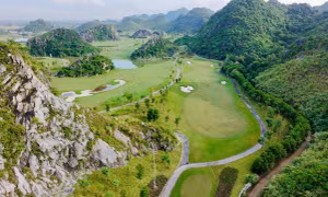 Legend Valley Country Club: Vẻ đẹp mê hoặc của 'Vịnh Hạ Long trên cạn'