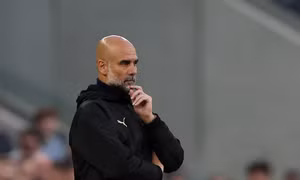 Man City hòa cay đắng Everton, Guardiola thừa nhận ngôi vô địch ngoài tầm kiểm soát