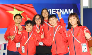 Futsal nữ Việt Nam có mặt tại Bangkok, sẵn sàng hành trình chinh phục SEA Games 33
