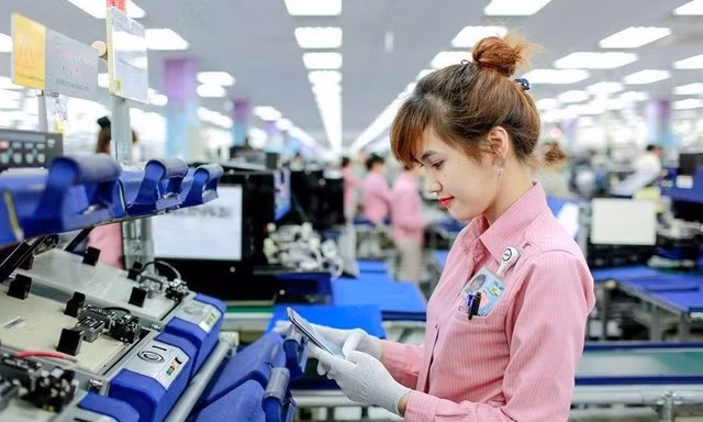 Người đi làm dịp Tết có thể được hưởng 490% lương