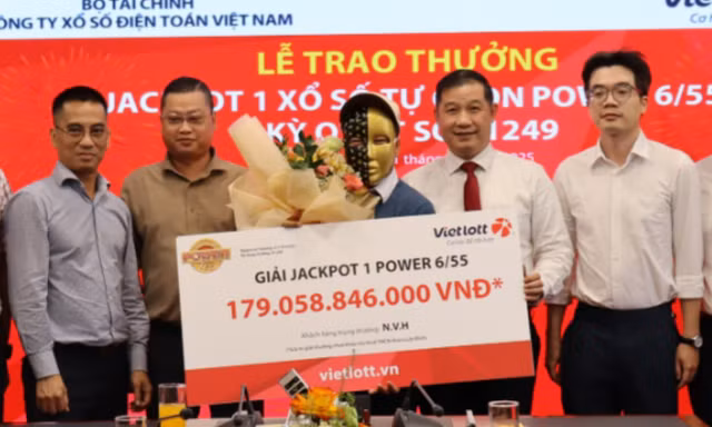 Nam giáo viên trúng Vietlott hơn 179 tỷ đồng