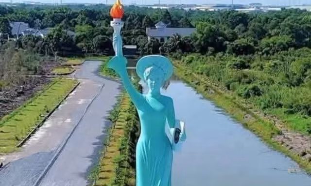 Chính thức tháo dỡ tượng 'Nữ thần Khai phóng' ở Tây Ninh
