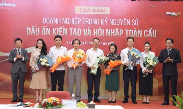 Toạ đàm ‘Doanh nghiệp trong kỷ nguyên số: Dấu ấn kiến tạo và hội nhập toàn cầu’