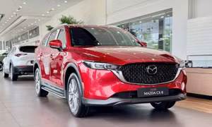 Chiến lược "thêm phiên bản, hạ giá sàn" của Mazda và Kia