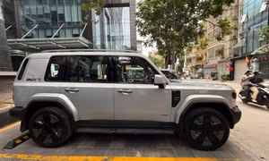 SUV lạ ngang cỡ Toyota Prado xuất hiện ở Việt Nam, giá tạm tính trên 2 tỷ đồng