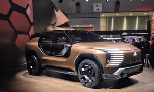 Mitsubishi hé lộ mẫu SUV hybrid mới dành cho gia đình