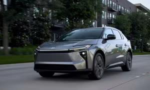Xe điện Toyota bán chạy sau khi đổi tên