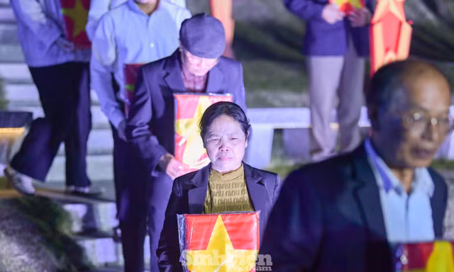 300 di ảnh liệt sĩ được trao tặng trong chương trình ‘Hành trình bất tử’