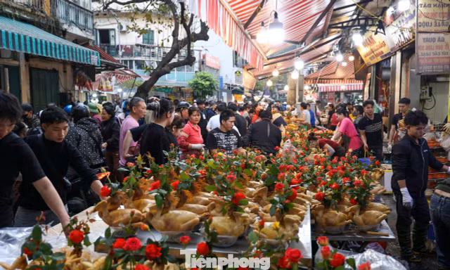Chợ 'nhà giàu' Hàng Bè tấp nập ngày 29 tháng Chạp