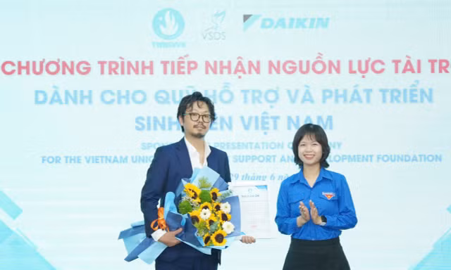 Quỹ Hỗ trợ và Phát triển Sinh viên Việt Nam tiếp nhận nguồn lực chăm lo sinh viên