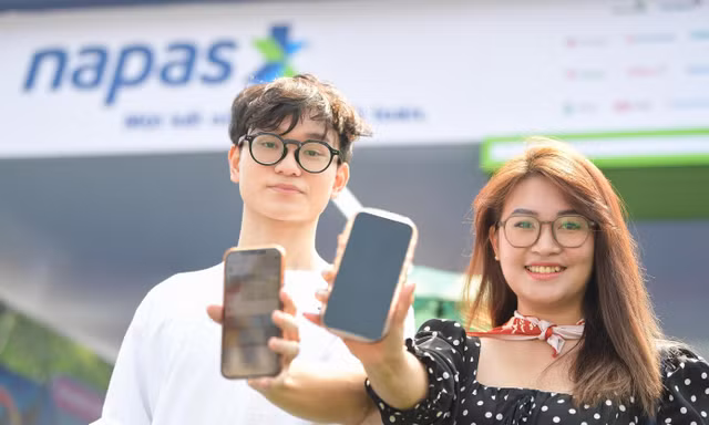 Nô nức check-in, chạm thẻ, quét QR tại Sóng Festlval 