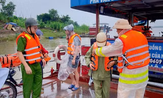 Công an Hà Nội rà soát toàn bộ bến đò, điểm neo đậu, hộ dân sinh sống trên mặt nước