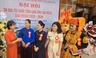 Nhiều tập thể, cá nhân được tôn vinh, khen thưởng. Ảnh: Duy Chiến. 