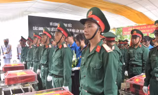 Lào Cai truy điệu, an táng 9 hài cốt liệt sĩ 