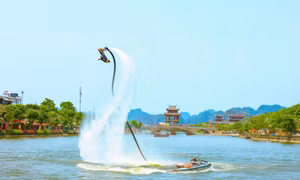 Sự cố khi chơi flyboard tại hồ Núi Lớ (Hoa Lư): Khu vực này có yếu tố gì đặc biệt?