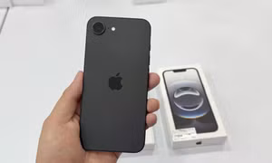 Apple bắt đầu bán iPhone 16e tân trang, có gì khác mà giá lại rẻ hơn hẳn?