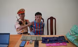 Bắt đối tượng vận chuyển 4 bánh heroin và 6.000 viên ma túy
