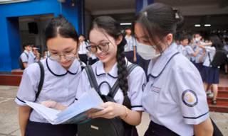 Vì sao kỳ thi lớp 10 tại TP.HCM dự kiến diễn ra muộn hơn 2 tuần so với mọi năm?