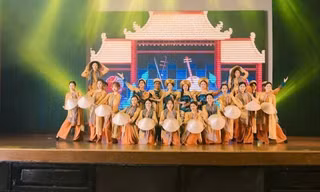 Sinh viên “Tìm về” âm nhạc truyền thống tại lễ kỷ niệm 30 năm CLB Dân ca UEH