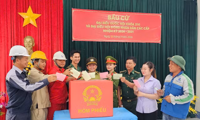Ngày hội bầu cử sớm ở đảo Hòn Khoai, Hòn Chuối 