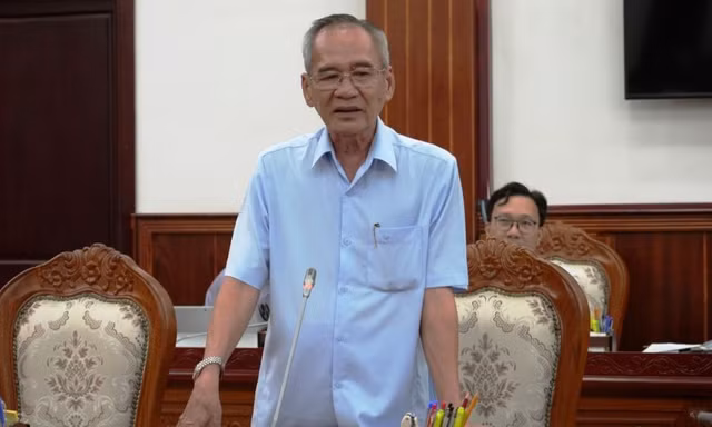 Trưởng và Phó đoàn đại biểu Quốc hội tỉnh Cà Mau nghỉ hưu