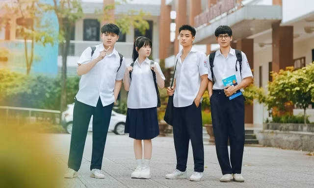 "Phía Bên Kia Thành Phố" vừa lên sóng, khán giả đã thắc mắc cực lớn về bối cảnh