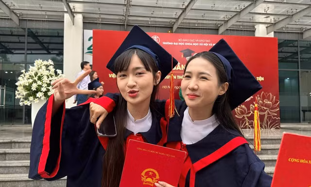 Phim giờ vàng bắt trend “đời không rực rỡ”, khán giả chỉ thấy “chuông xe đạp”