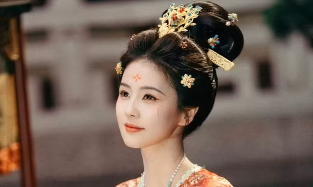 Đường Cung Kỳ Án lên sóng, Bạch Lộc có giữ vững phong độ với phim cổ trang?