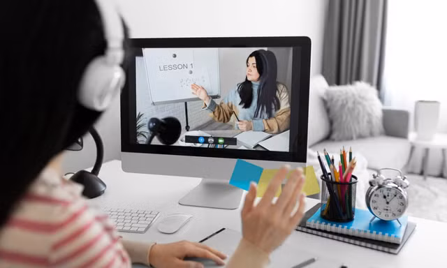 Khóa học online nở rộ: Làm thế nào để tránh tiền mất mà kiến thức vẫn "xu"?