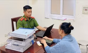 Người phụ nữ bị 'bắt cóc online', ép vào phóng kín hơn 1 ngày