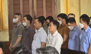 Các bị cáo tại phiên tòa.