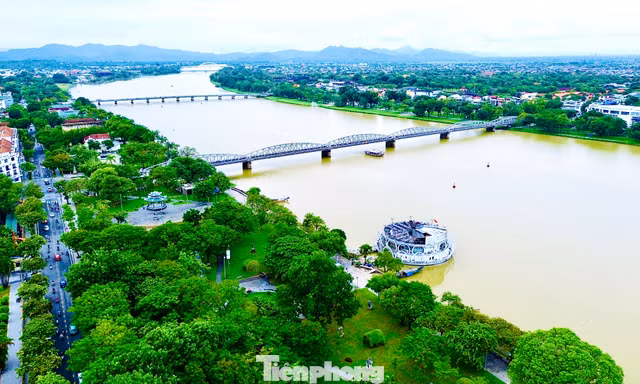Huế bảo vệ ‘lá phổi xanh’ mùa mưa bão ra sao?