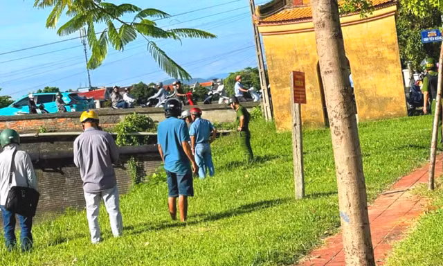 ‘Nghịch tử’ dùng dùi đục tấn công mẹ và người thân rồi nhảy xuống sông