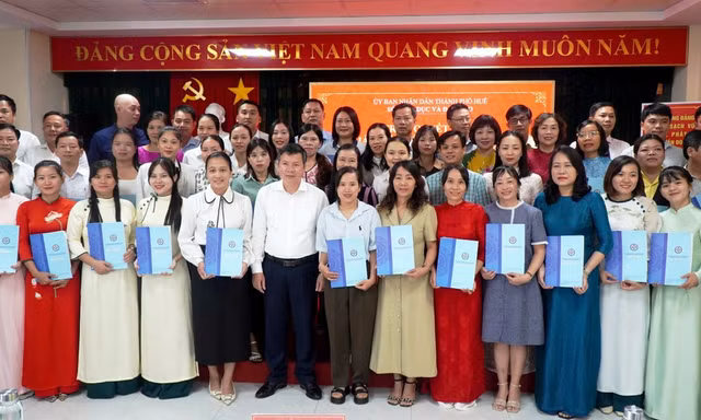 Lần đầu tiên Huế thuyên chuyển viên chức giáo dục quy mô lớn