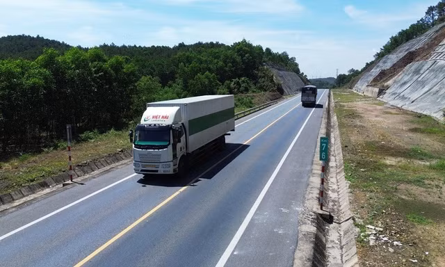 Lần thứ ba liên tiếp cấm nhiều loại xe vào cao tốc La Sơn - Hòa Liên nối Huế với Đà Nẵng