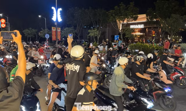 Thanh thiếu niên tụ tập gây náo loạn đường phố trong đêm ở Đà Nẵng