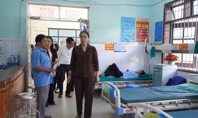 Thiếu nhân lực trầm trọng ở Trung tâm y tế miền núi Đà Nẵng
