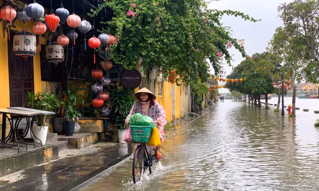 Ngôi nhà cổ ở số 23 Tiểu La - trung tâm phố cổ Hội An xuống cấp trầm trọng, nguy cơ đổ sụp Ảnh Hoài Văn 