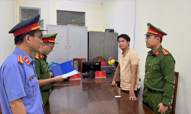 Tổ chức khai thác cát trái phép, một giám đốc doanh nghiệp ở Đà Nẵng bị bắt