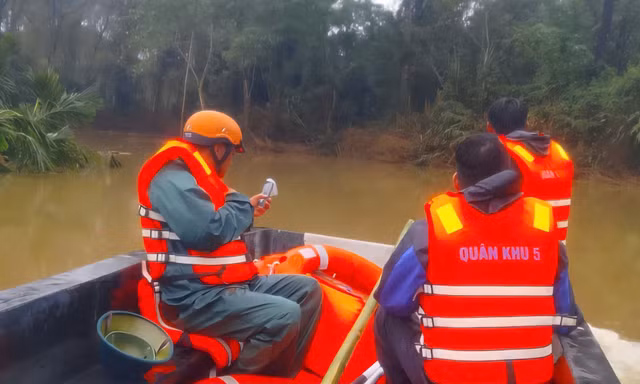 Tìm thấy thi thể người đàn ông bị nước lũ cuốn trôi