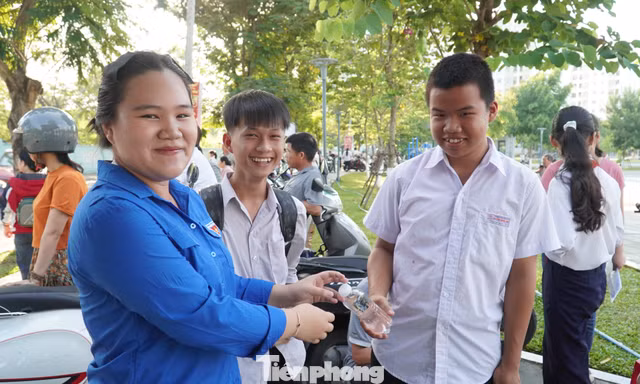 Thi vào lớp 10 ở Đà Nẵng: Ngữ Văn 'trắng' 10, Toán chỉ 31 em đạt điểm tuyệt đối