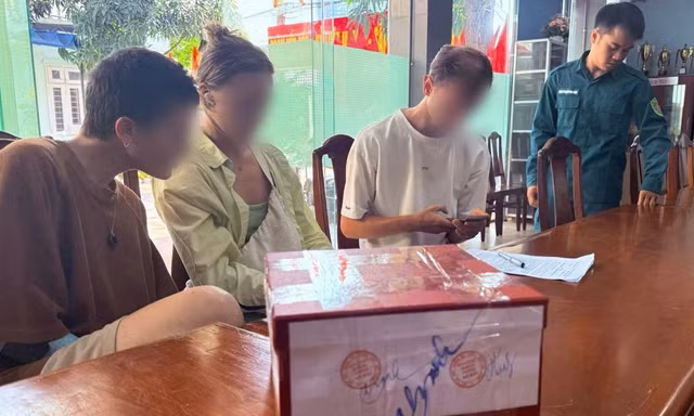 Lập biên bản một người nước ngoài bay flycam trái phép 