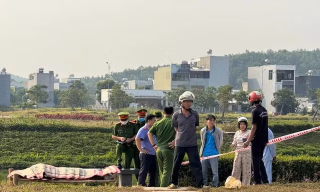 Phát hiện thi thể bé gái 15 tuổi dưới hồ sinh thái khu dân cư ở Quảng Ngãi