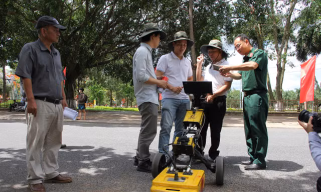 Huy động chuyên gia, radar xuyên đất tìm kiếm hài cốt liệt sĩ ở Quảng Ngãi