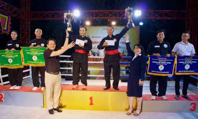 Mãn nhãn những màn tranh tài võ cổ truyền tranh cúp Hoàng đế Quang Trung