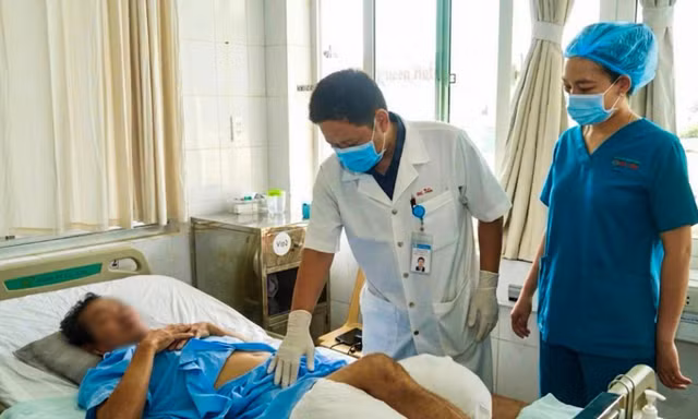 Cứu sống bệnh nhân nhiễm vi khuẩn 'ăn thịt người' nguy kịch