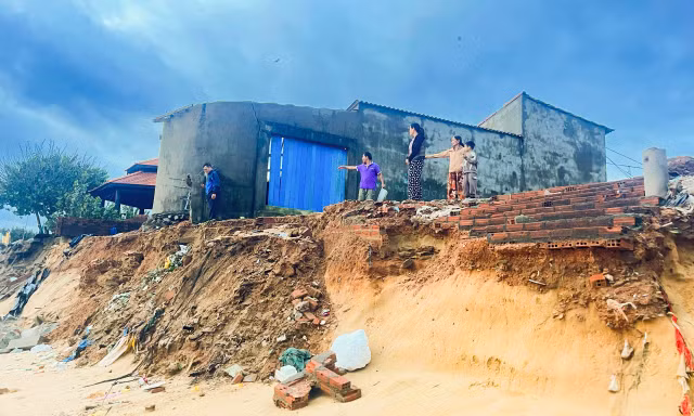 Triều cường uy hiếp làng biển, Gia Lai chi 95 tỷ đồng 