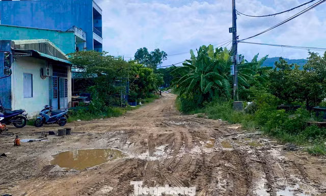 Tuyến đường nắng bụi, mưa thì ngập ở Đà Nẵng