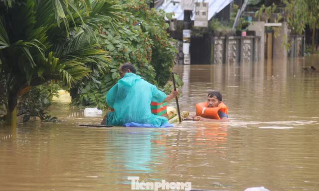 Mưa lũ ở thành phố Đà Nẵng.
