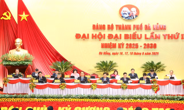 Dự thảo Văn kiện Đại hội Đảng bộ TP Đà Nẵng lần thứ I: Khát vọng, sức mạnh vươn lên 